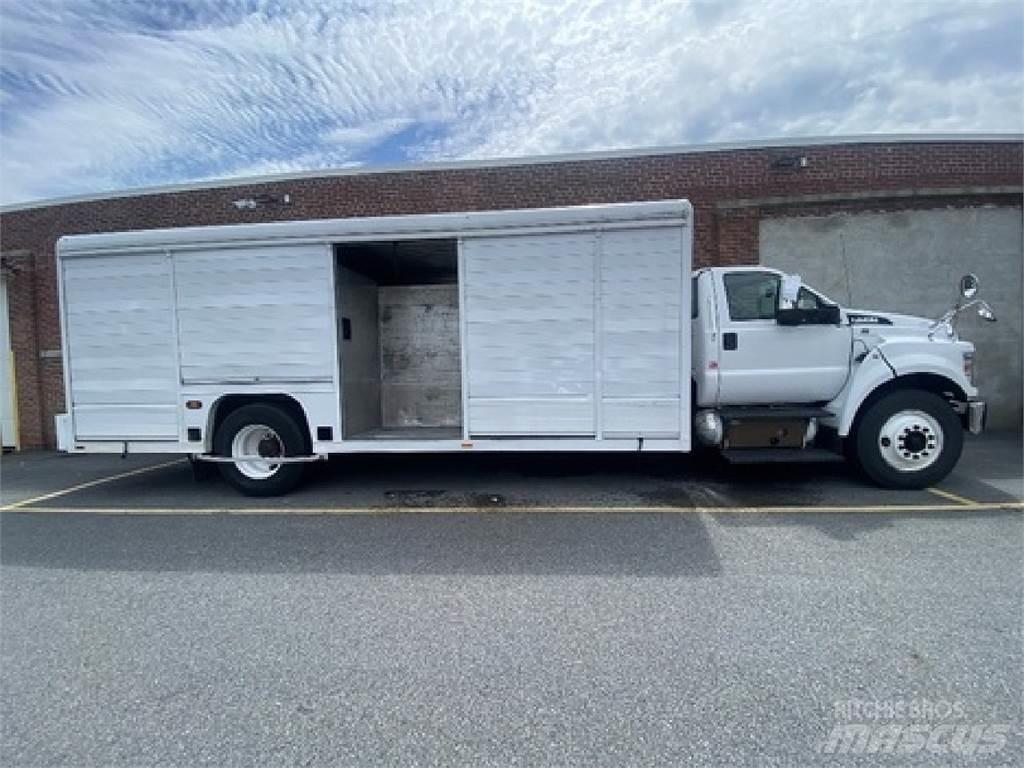 Ford F750 Грузовики для доставки напитков