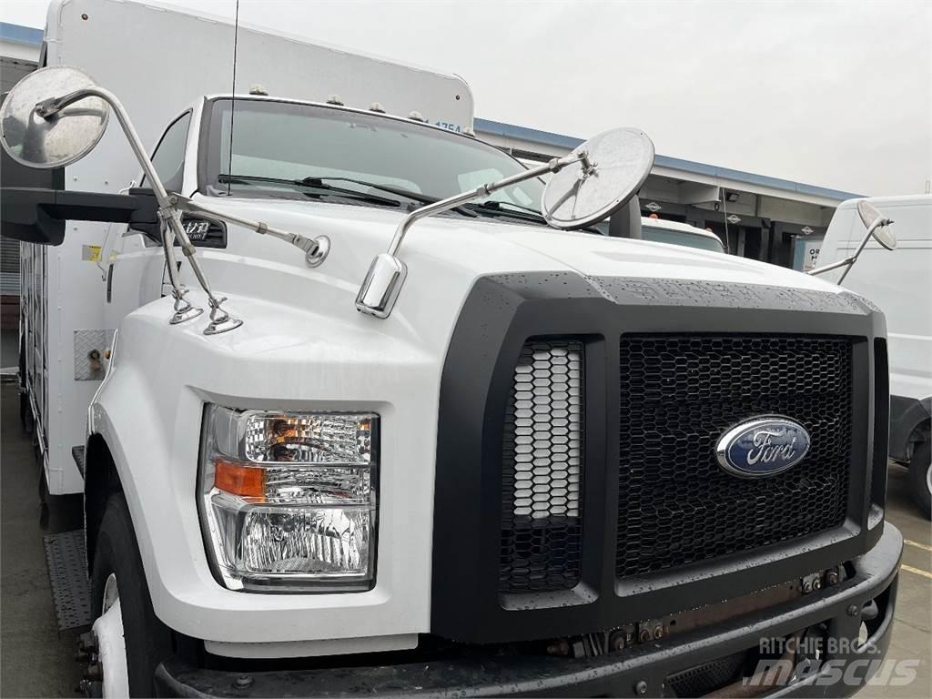 Ford F750 Грузовики для доставки напитков