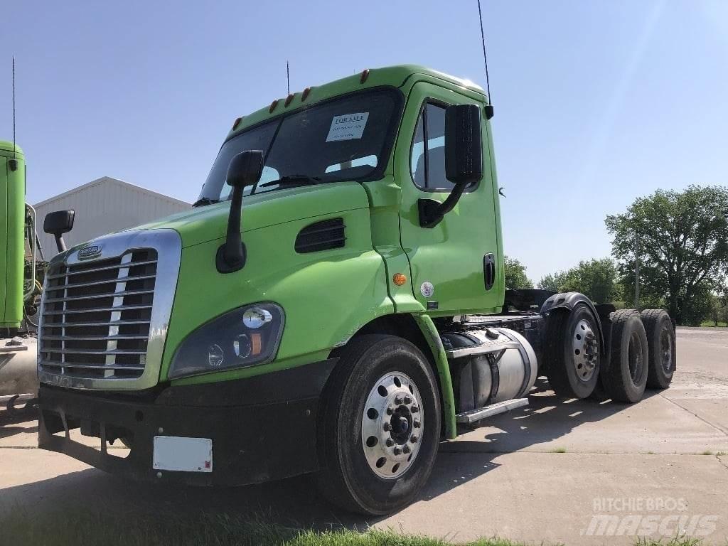 Freightliner CA113 Седельные тягачи