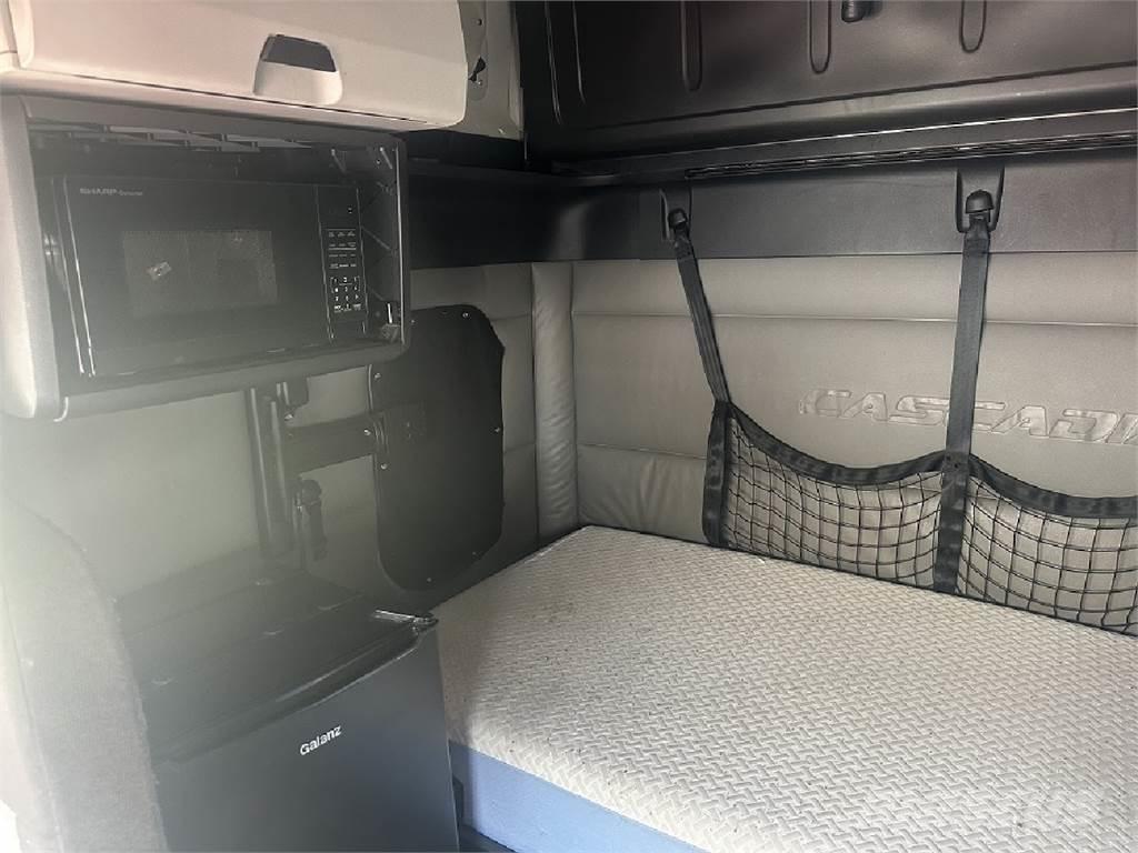 Freightliner CA126 Седельные тягачи