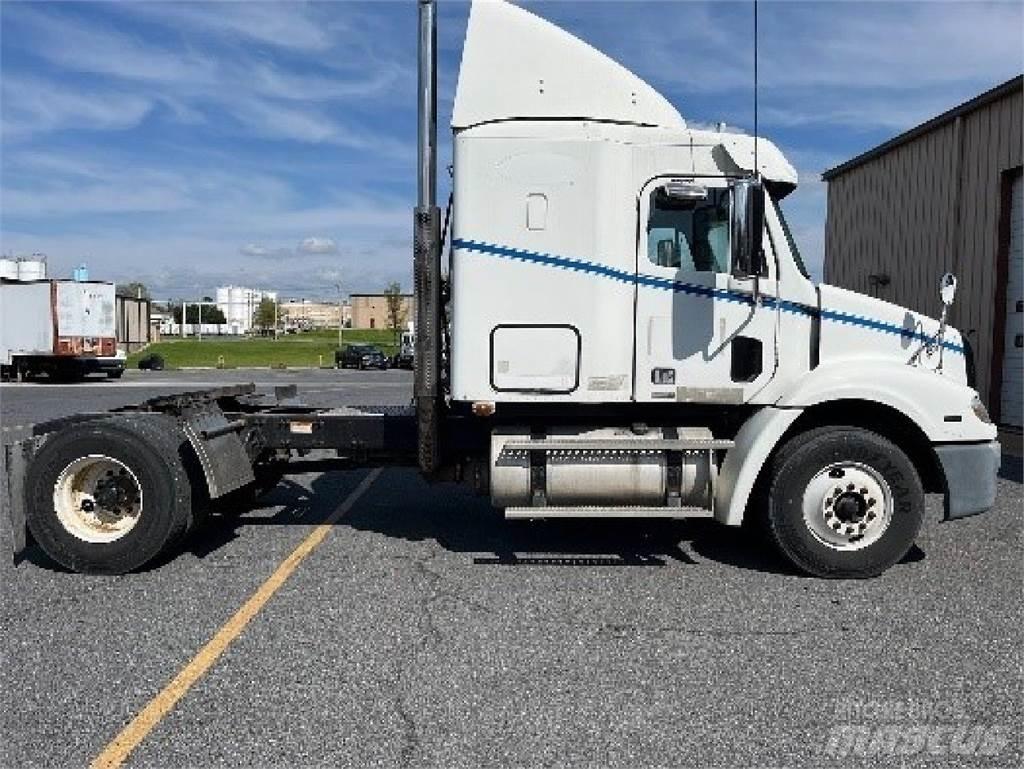 Freightliner CL112 Седельные тягачи