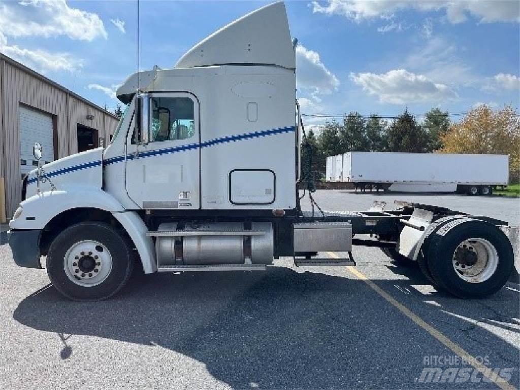 Freightliner CL112 Седельные тягачи
