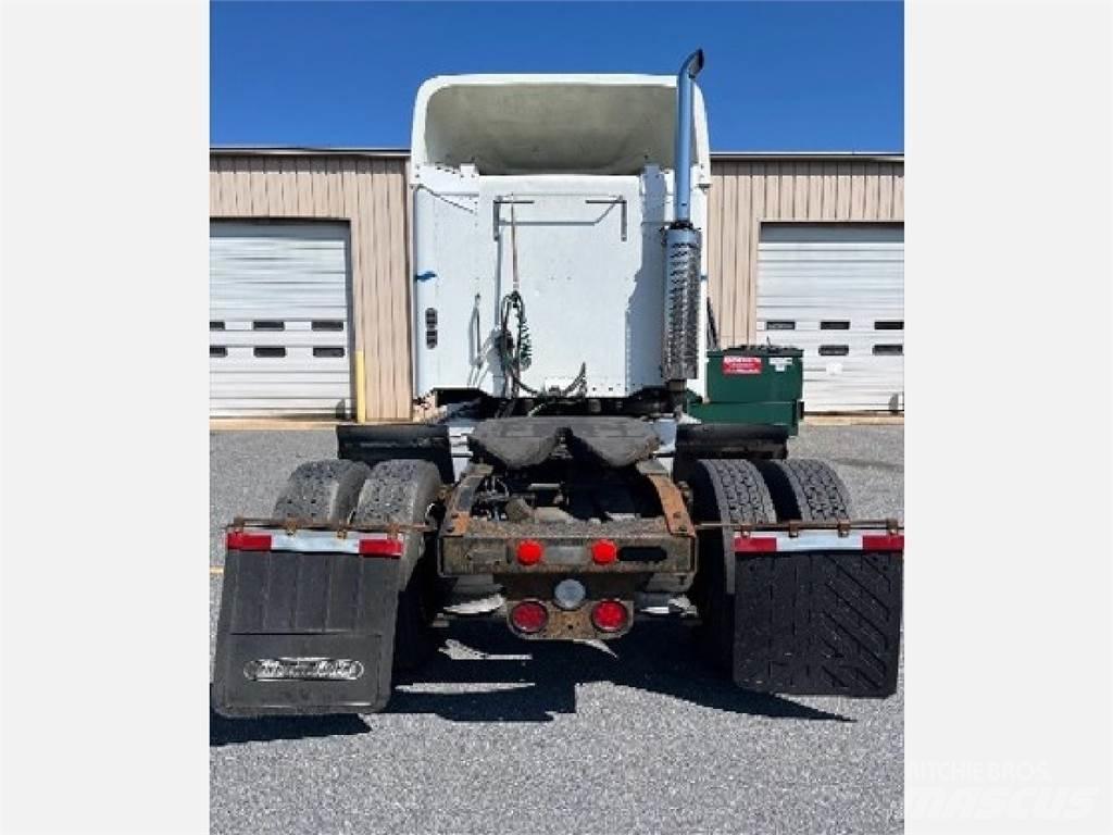 Freightliner CL112G Седельные тягачи