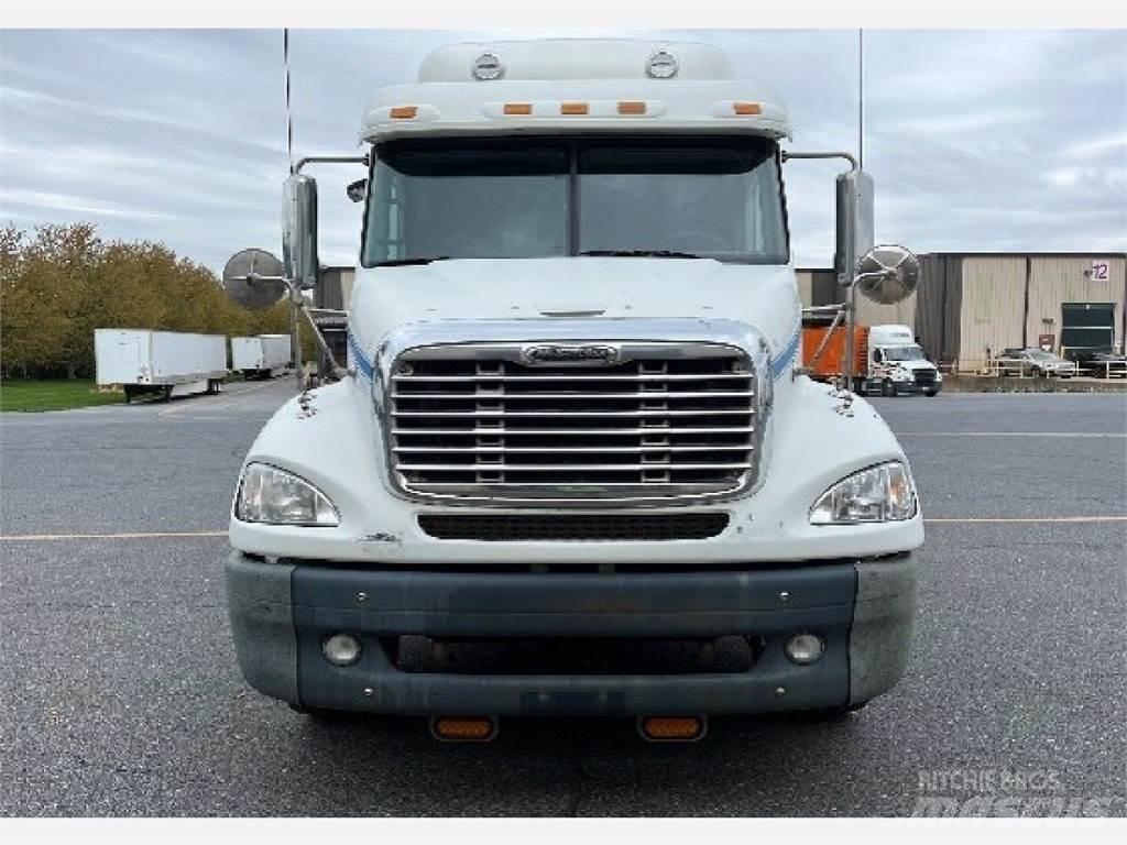 Freightliner CL112G Седельные тягачи