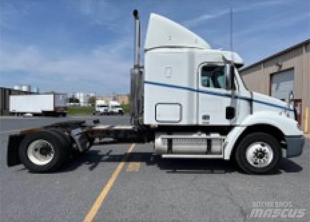 Freightliner CL112G Седельные тягачи