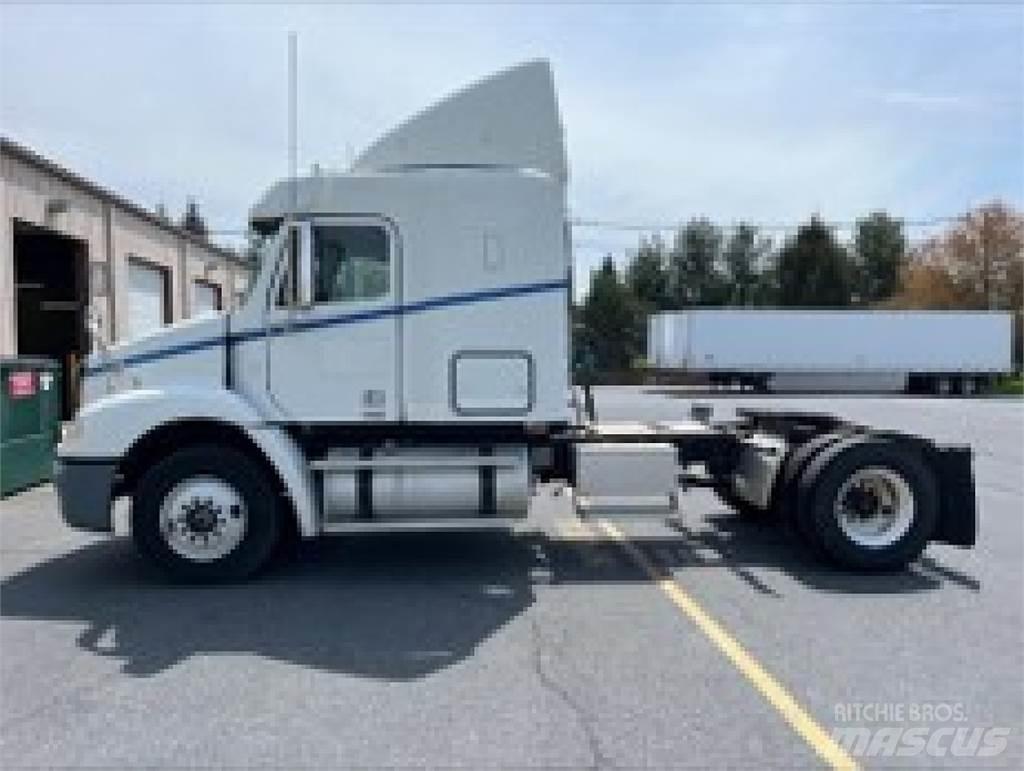 Freightliner CL112G Седельные тягачи