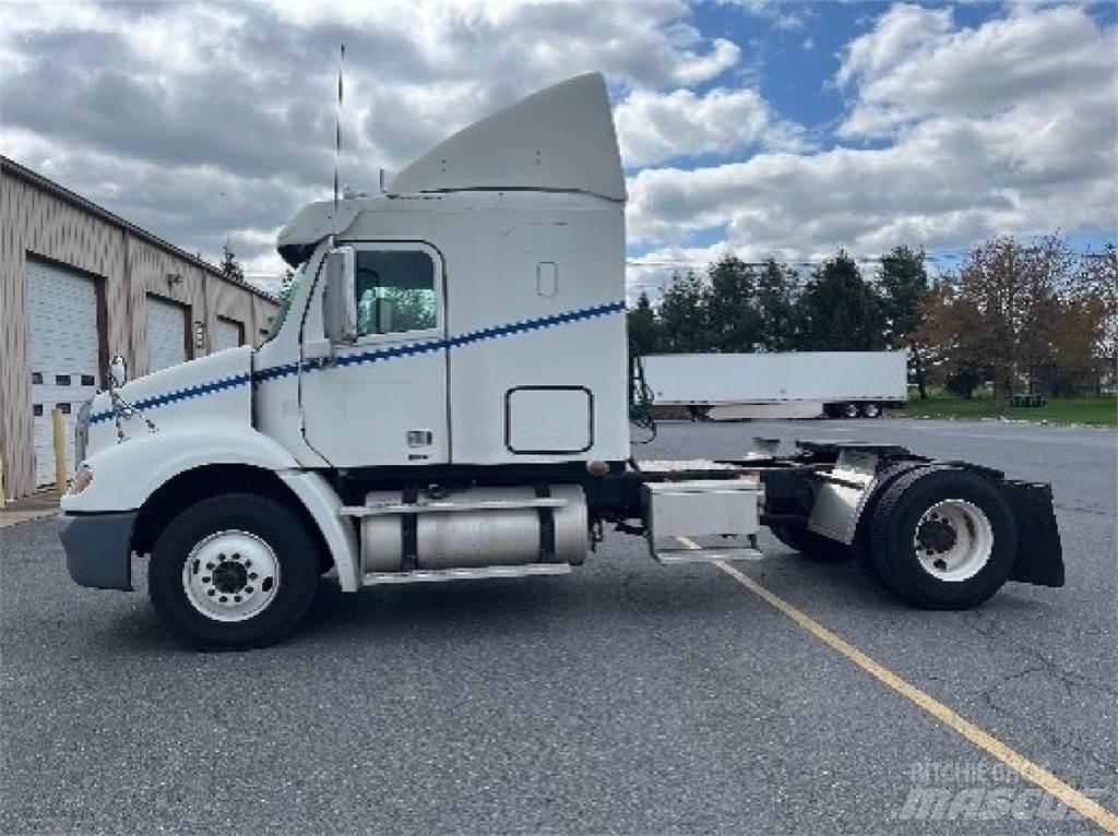 Freightliner CL112G Седельные тягачи