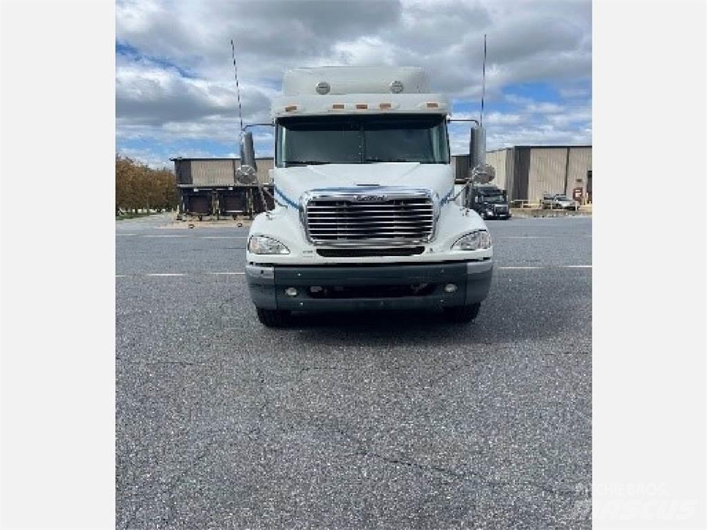 Freightliner CL112G Седельные тягачи