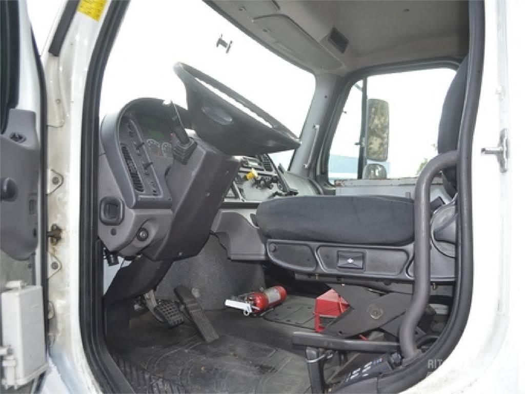 Freightliner M2 Грузовики для доставки напитков