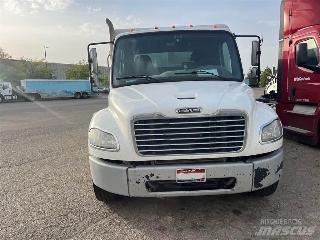 Freightliner M2 Грузовики для доставки напитков