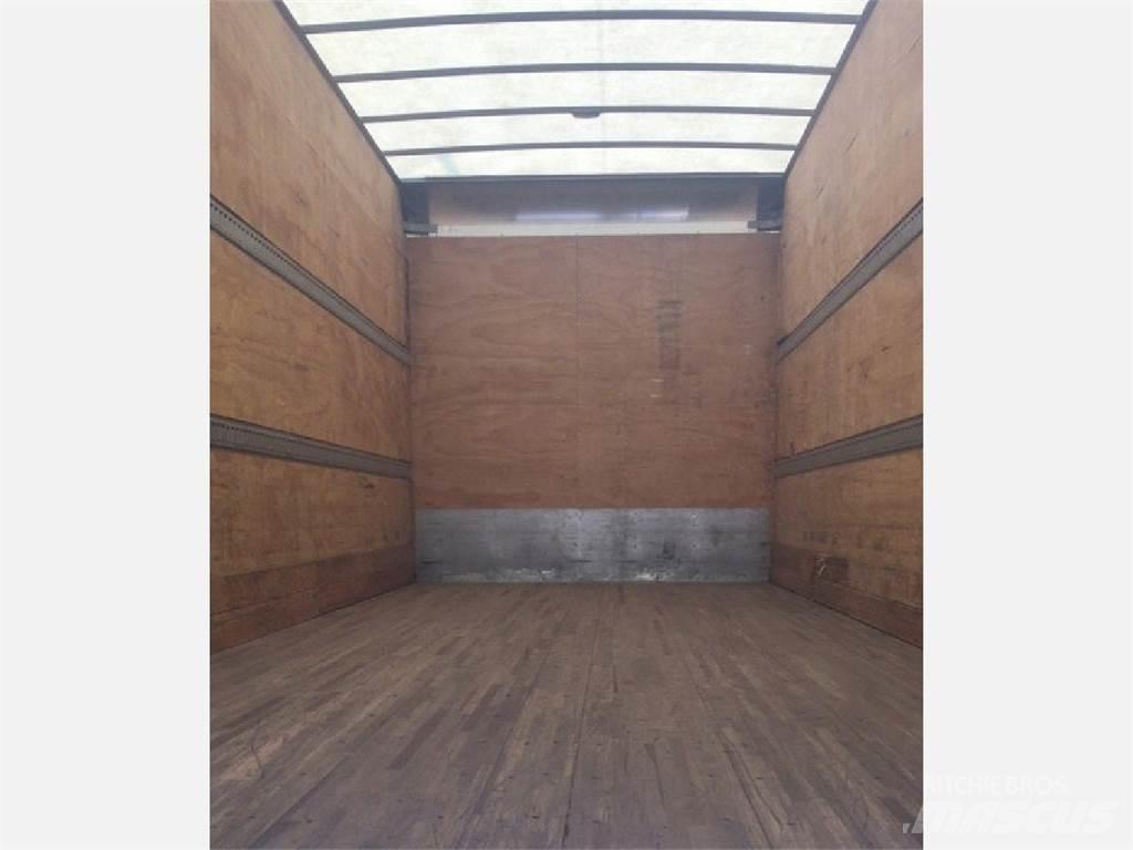 Freightliner M2 Грузовики-Фургоны