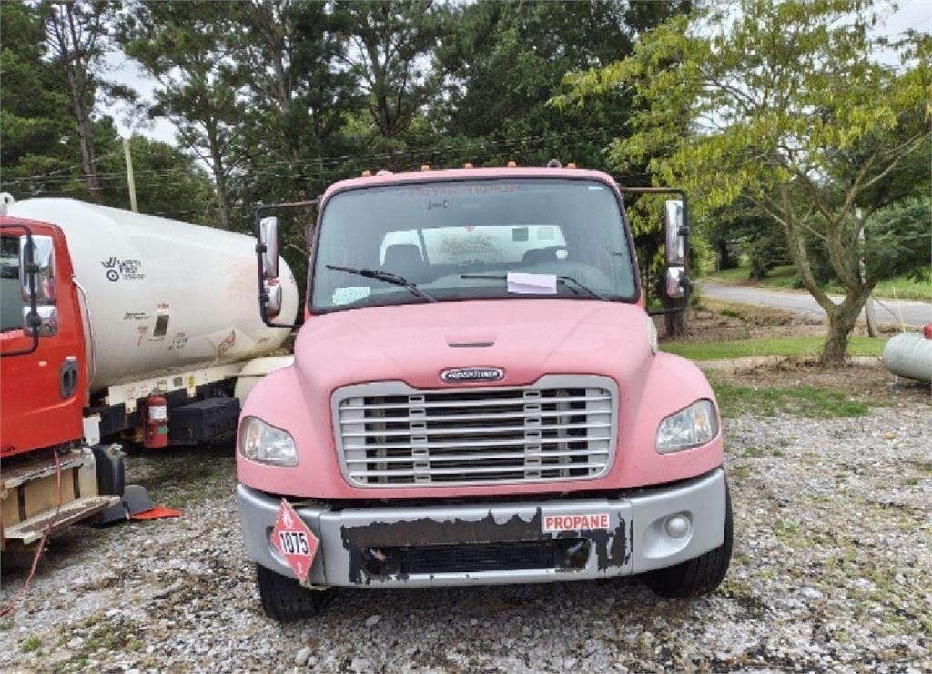 Freightliner M2 Специальные грузовики