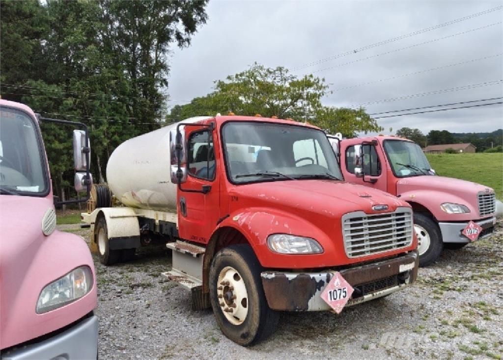 Freightliner M2 Специальные грузовики
