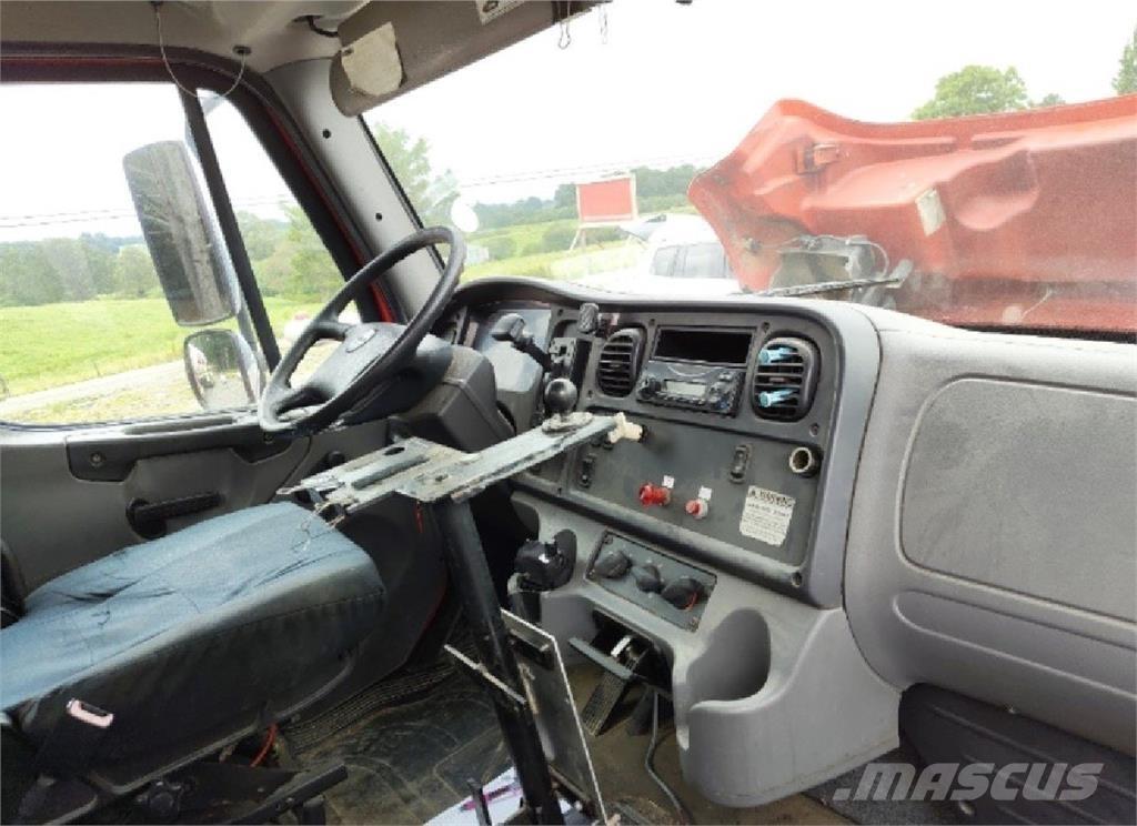 Freightliner M2 Специальные грузовики