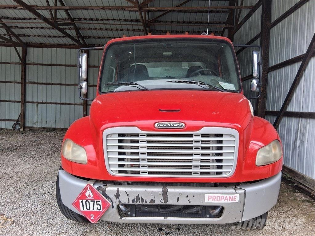 Freightliner M2 Специальные грузовики