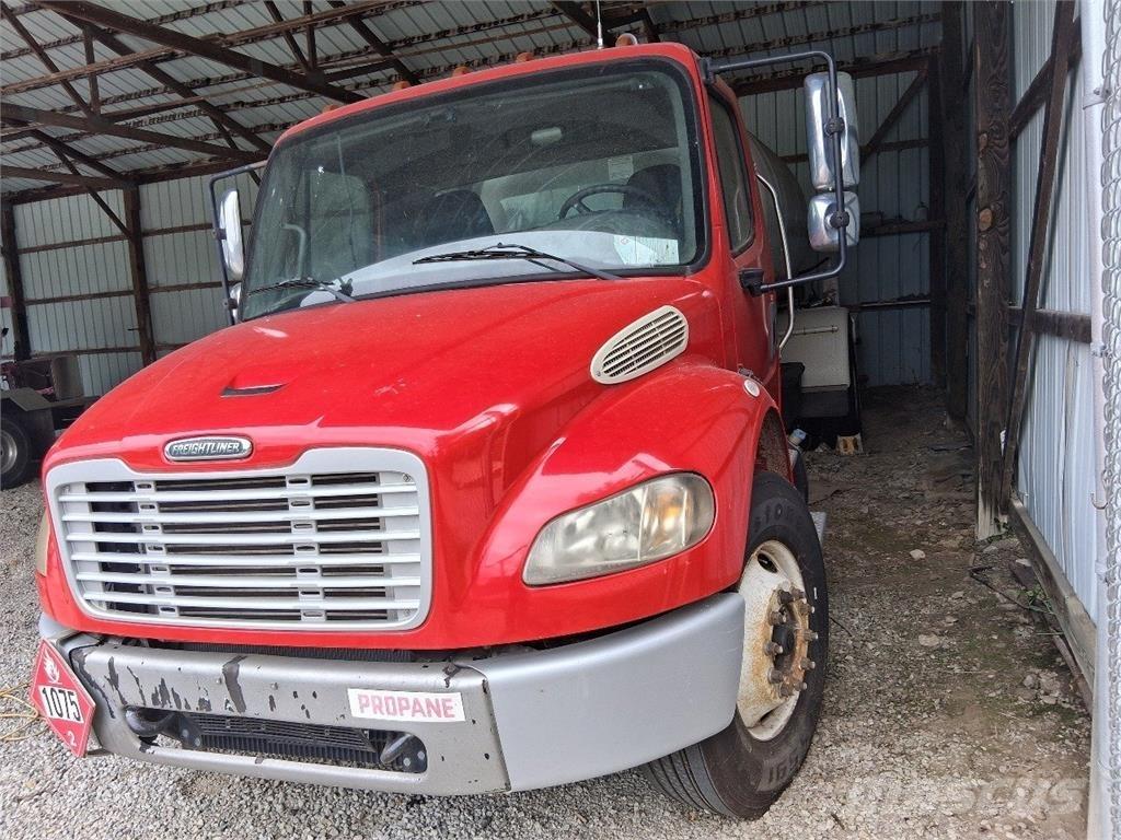 Freightliner M2 Специальные грузовики