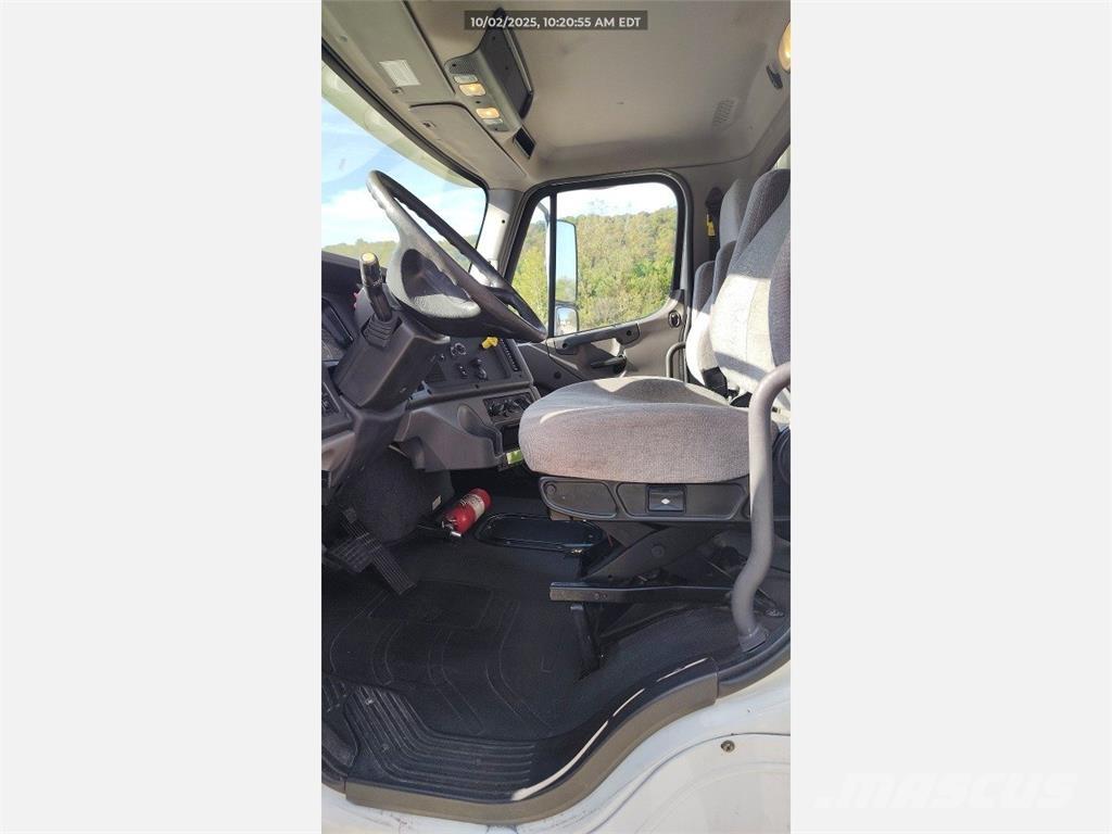 Freightliner M2 Грузовики-Рефрижераторы