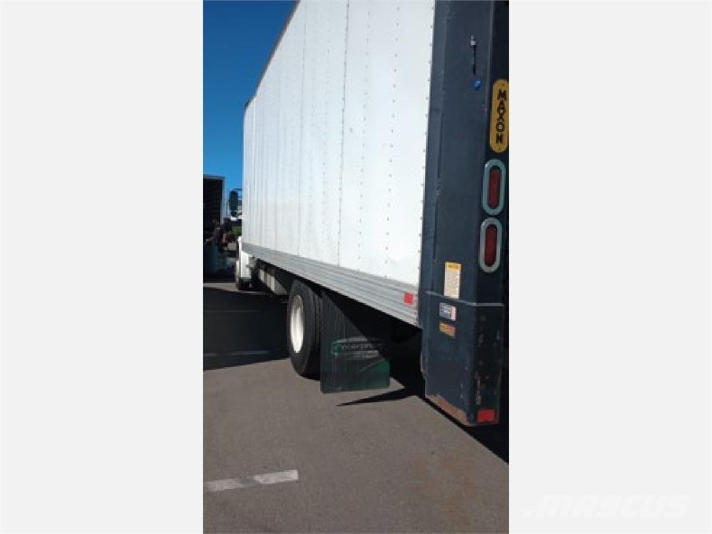 Freightliner M2 Грузовики-Фургоны