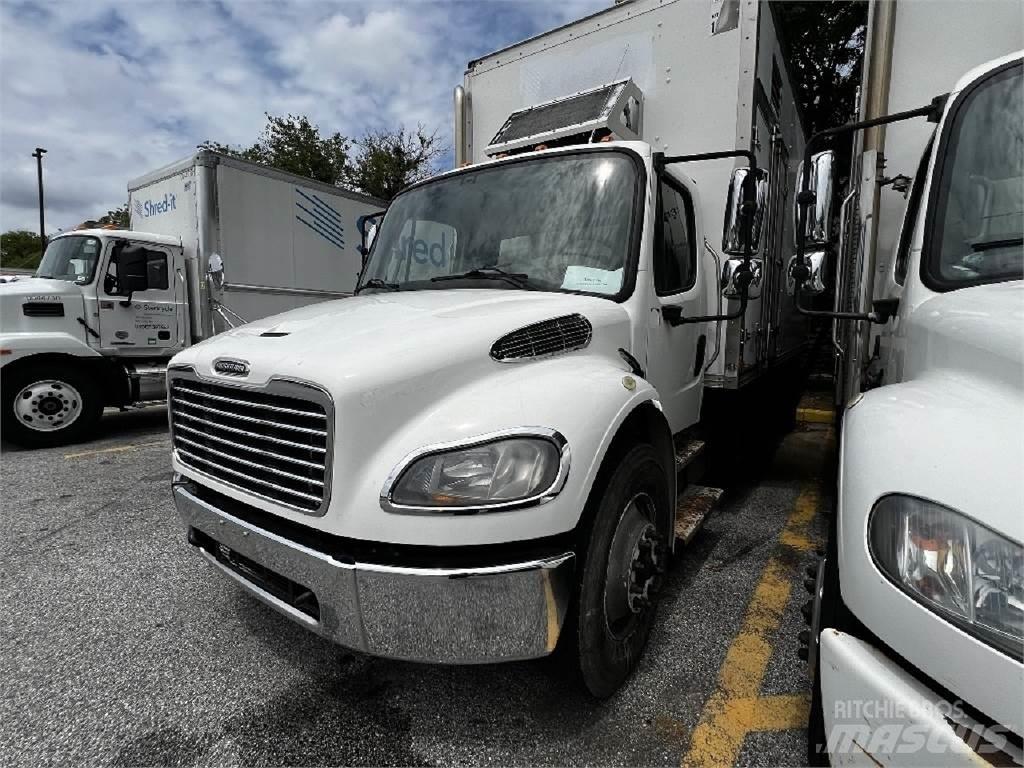 Freightliner M2-106 Грузовики-Фургоны
