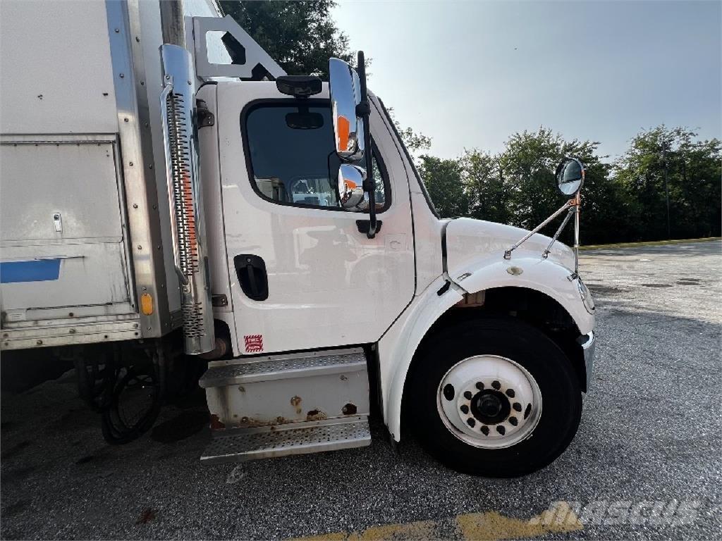 Freightliner M2-106 Грузовики-Фургоны