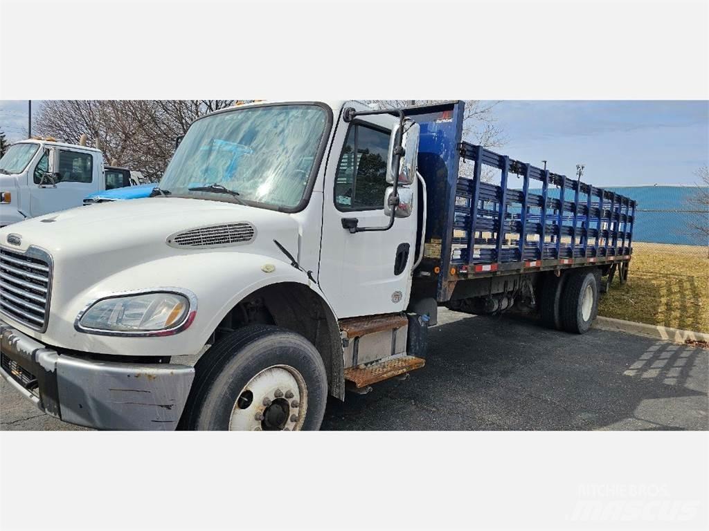 Freightliner M2 106 Грузовики-платформы/боковая разгрузка
