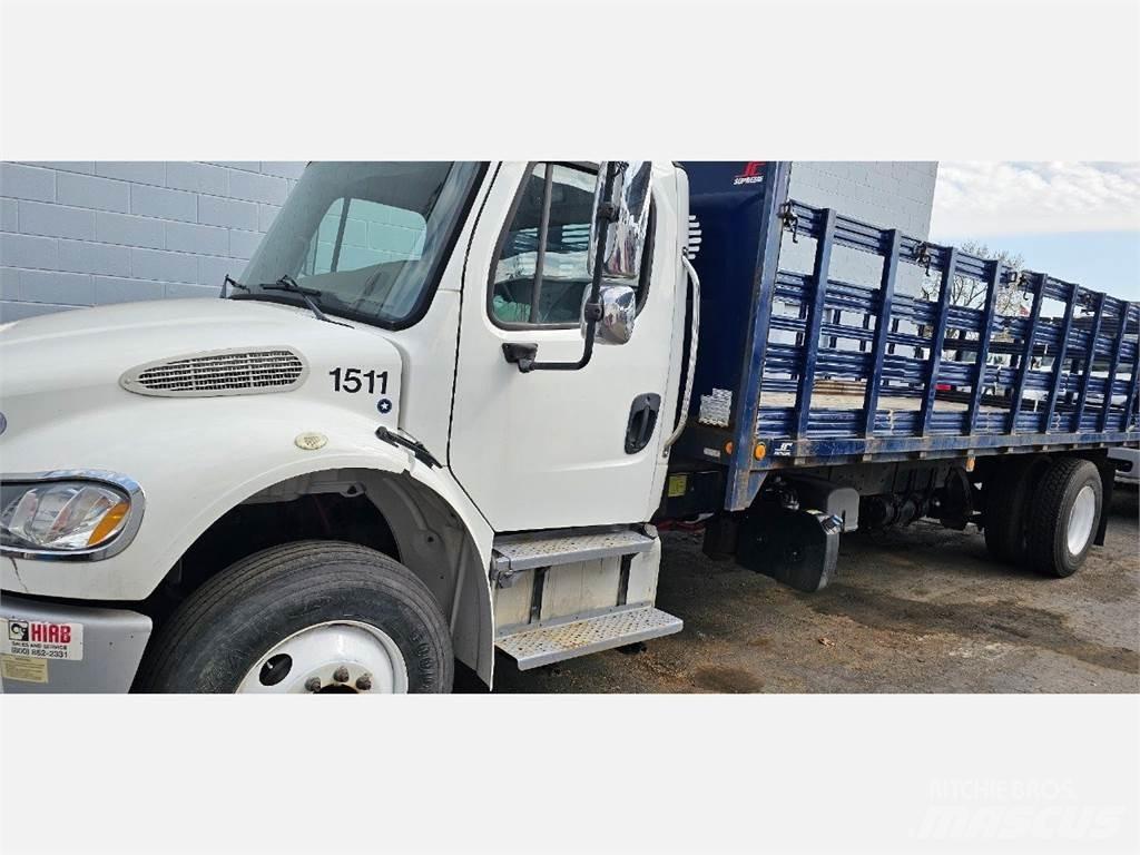 Freightliner M2 106 Грузовики-платформы/боковая разгрузка