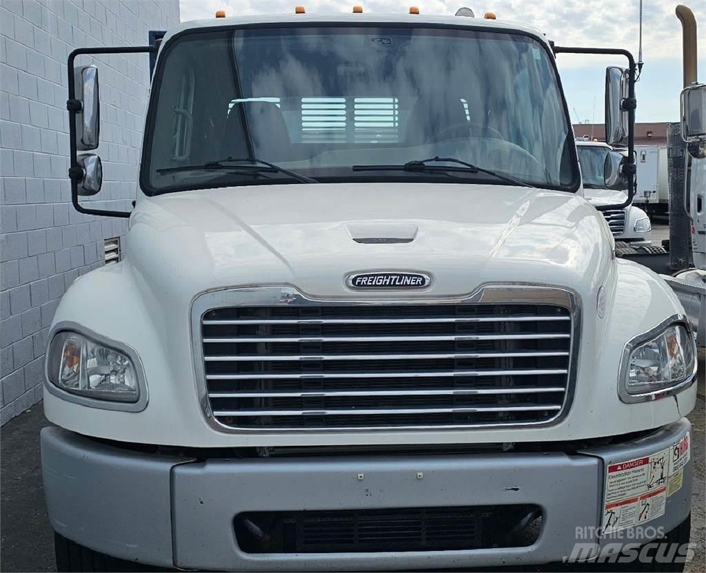 Freightliner M2 106 Грузовики-платформы/боковая разгрузка