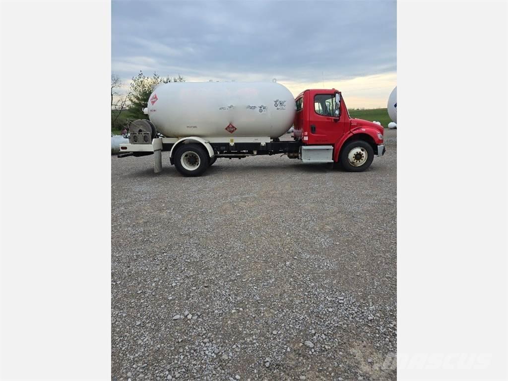 Freightliner M2 106 Специальные грузовики