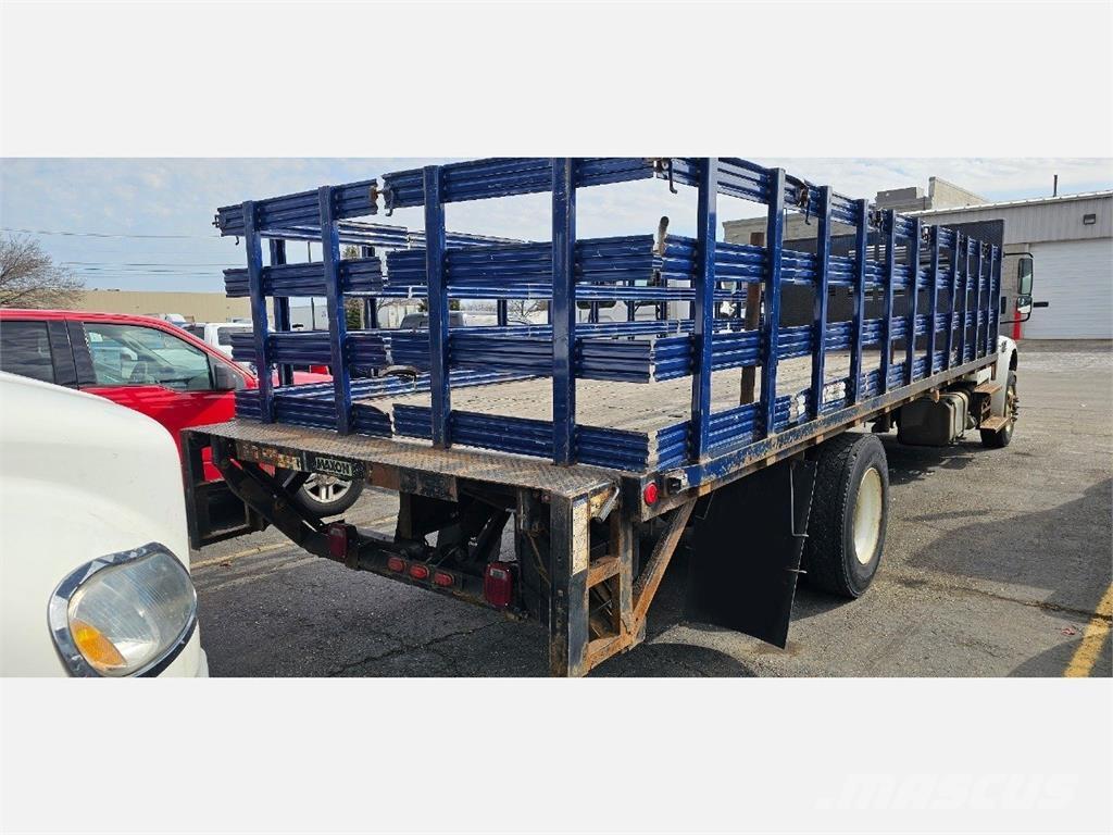 Freightliner M2 106 Грузовики-платформы/боковая разгрузка