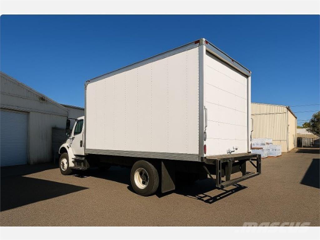 Freightliner M2 106 Грузовики-Фургоны