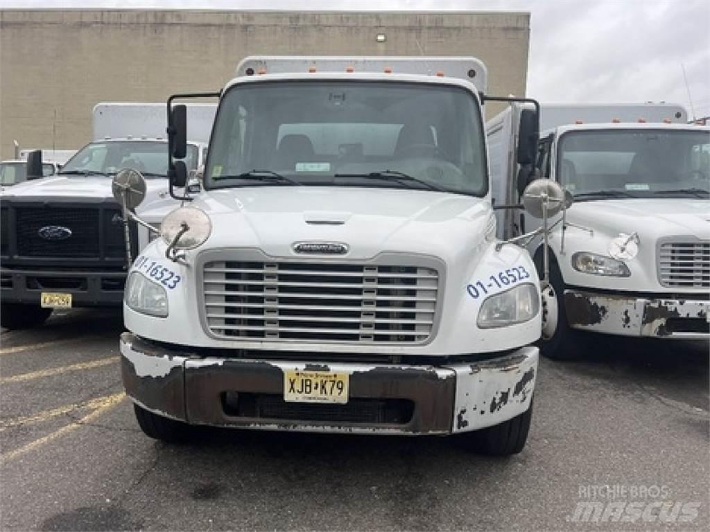 Freightliner M2106 Грузовики для доставки напитков