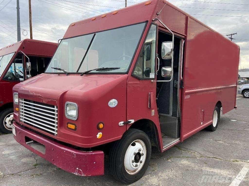 Freightliner MT45 Цельнометаллический фургоны