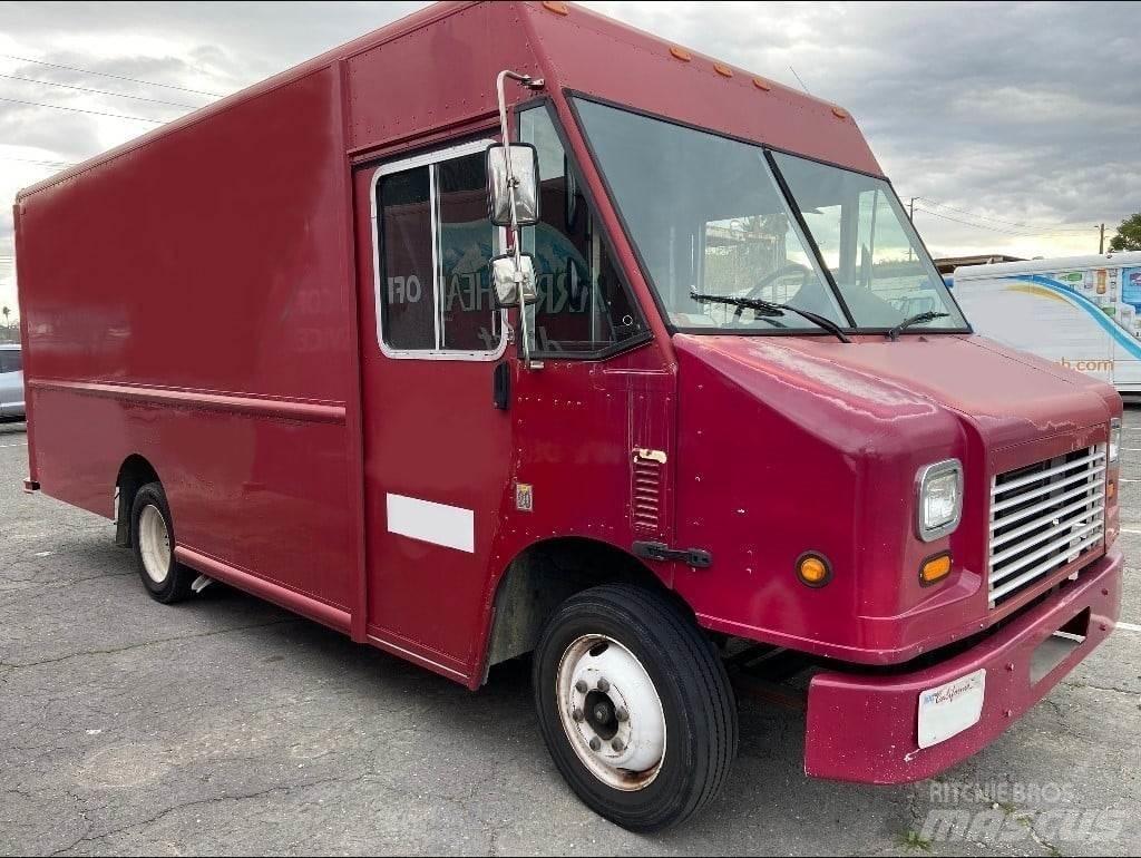Freightliner MT45 Цельнометаллический фургоны