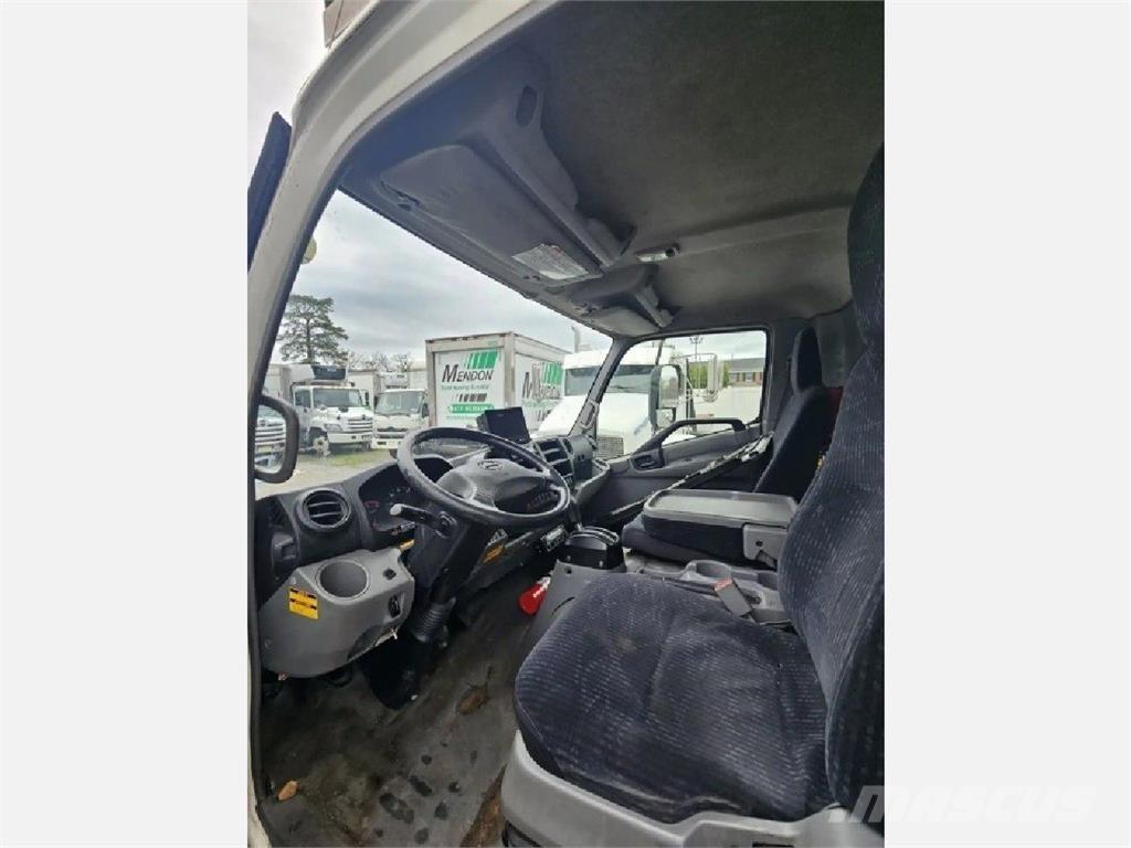 Hino 195 Грузовики-Рефрижераторы