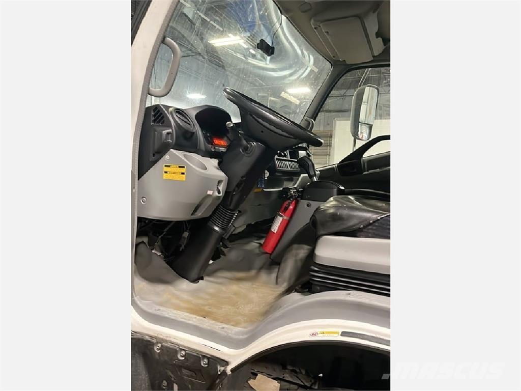 Hino 195 Грузовики-Рефрижераторы