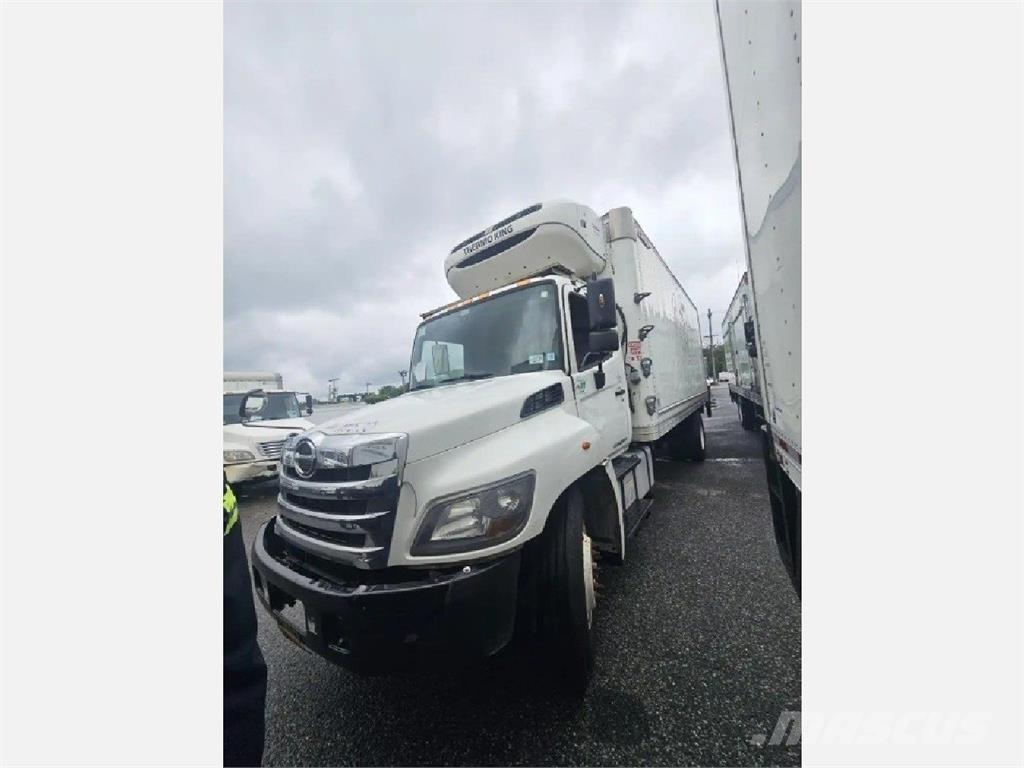 Hino 268 Грузовики-Рефрижераторы
