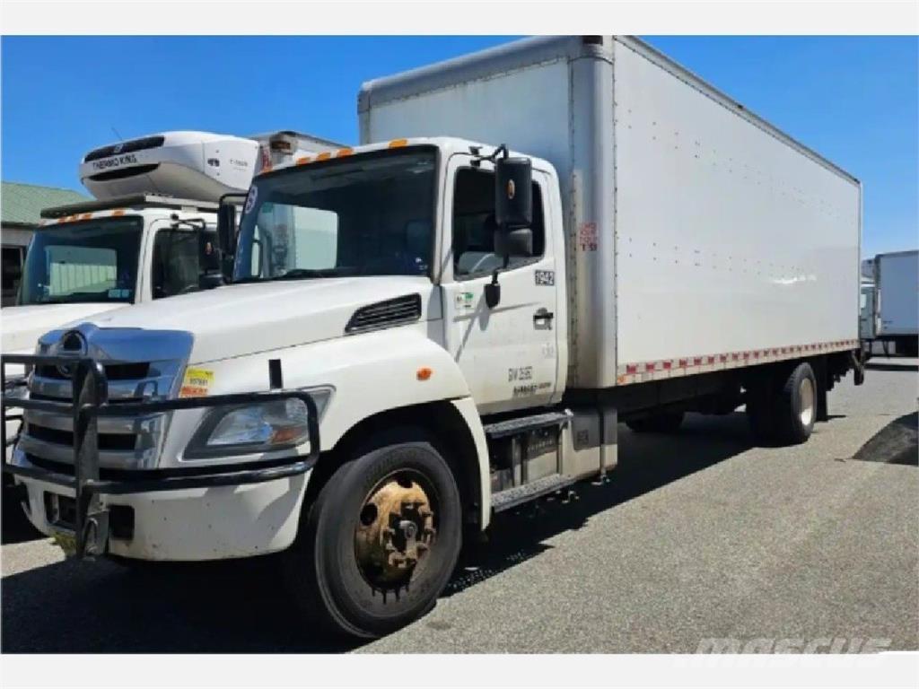 Hino 268 Грузовики-Фургоны