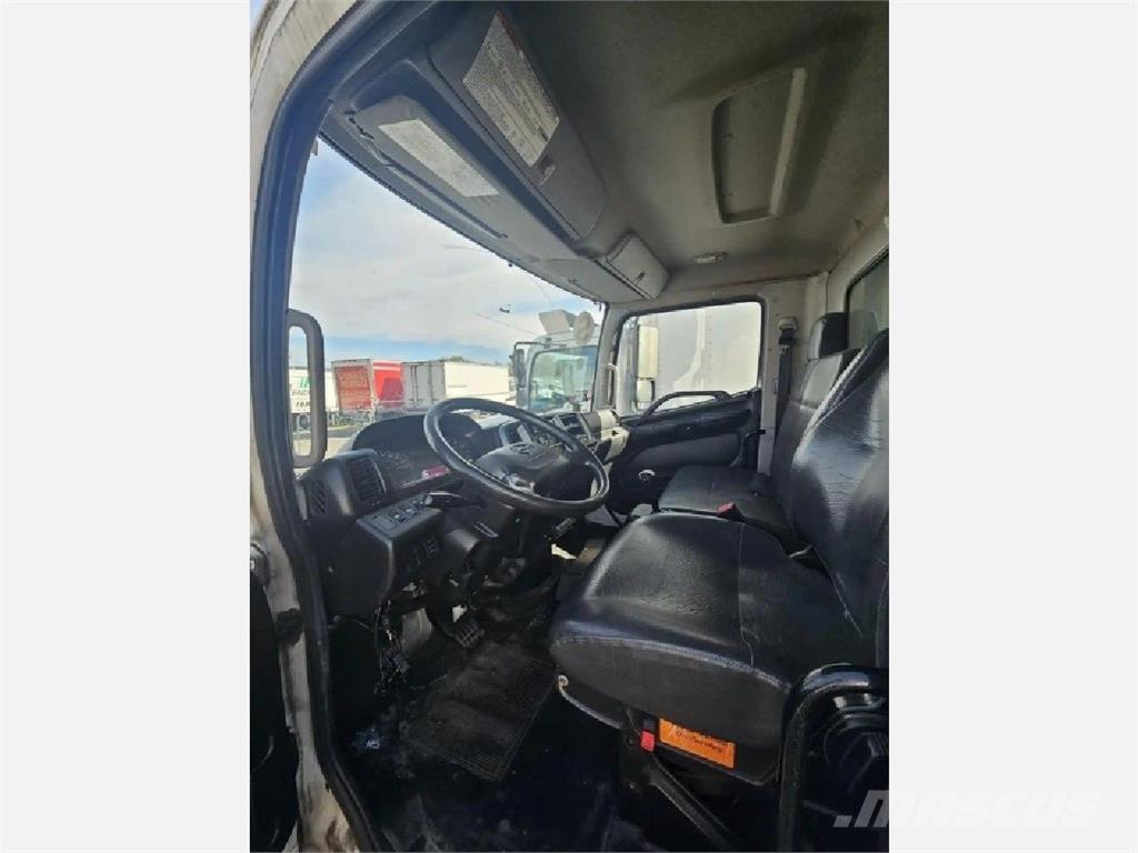 Hino 268 Грузовики-Рефрижераторы