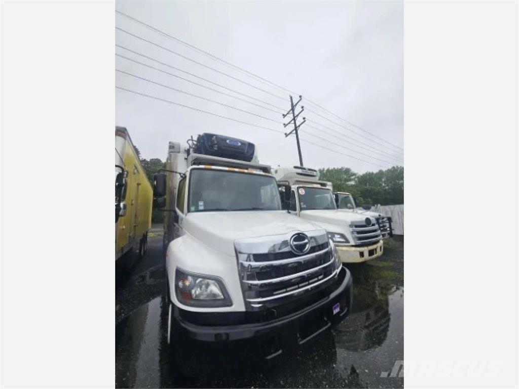 Hino 268 Грузовики-Рефрижераторы