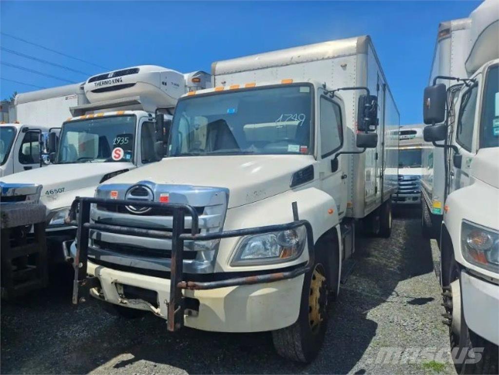 Hino 268 Грузовики-Фургоны