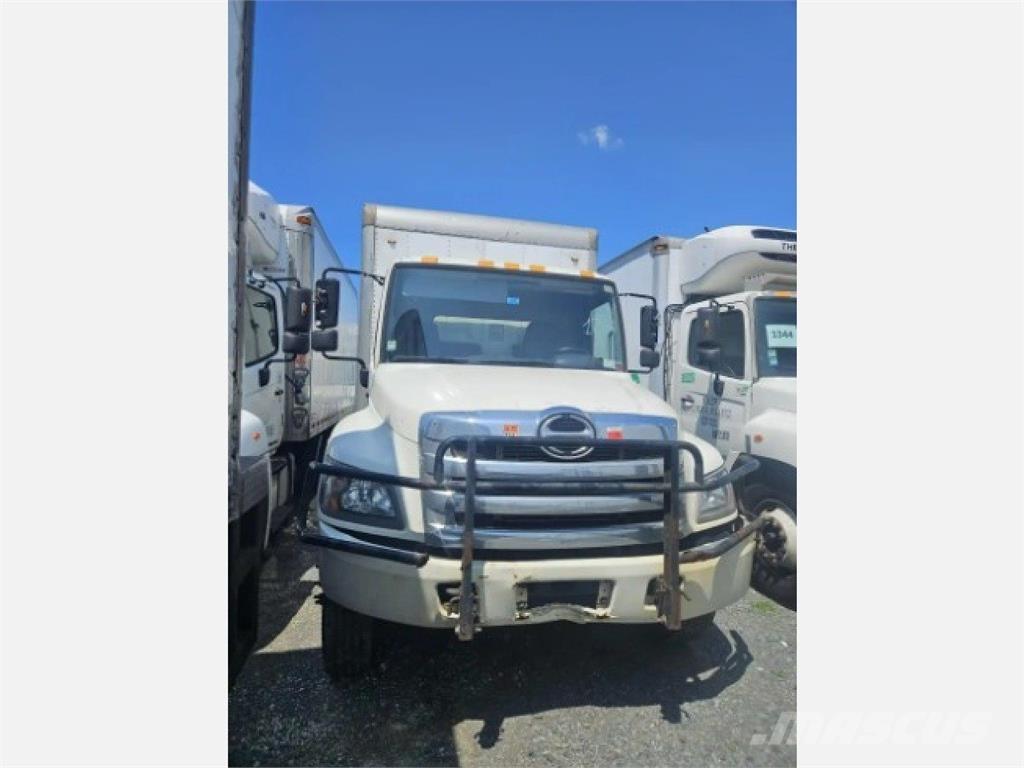 Hino 268 Грузовики-Фургоны