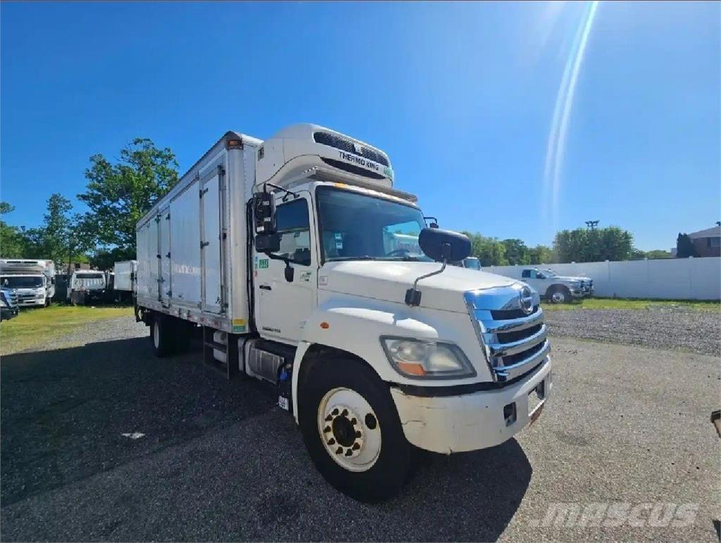 Hino 268 Грузовики-Рефрижераторы