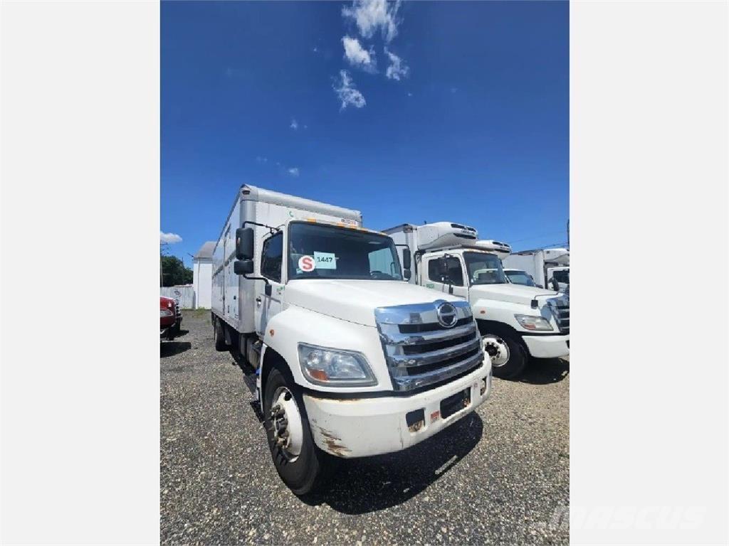 Hino 268 Грузовики-Фургоны