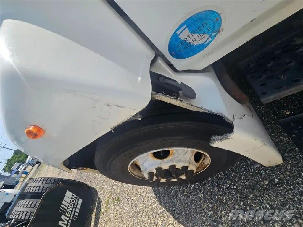 Hino 268 Грузовики-Фургоны