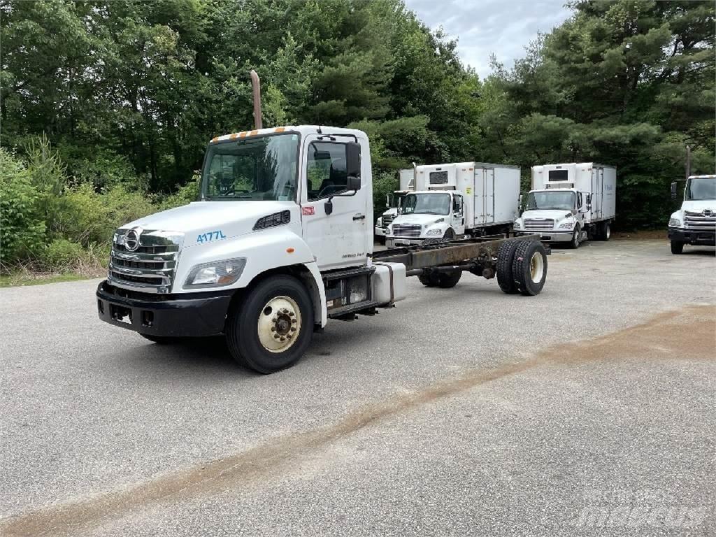 Hino 338 Шасси с кабиной