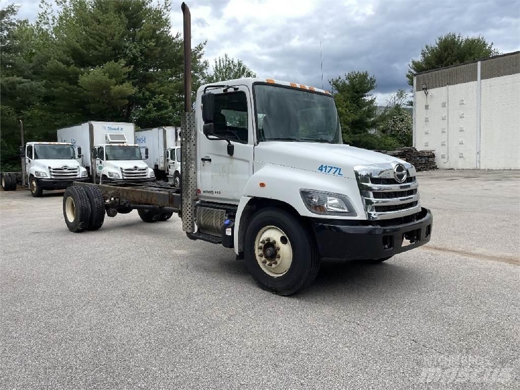 Hino 338 Шасси с кабиной