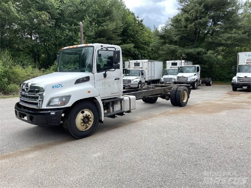 Hino 338 Шасси с кабиной