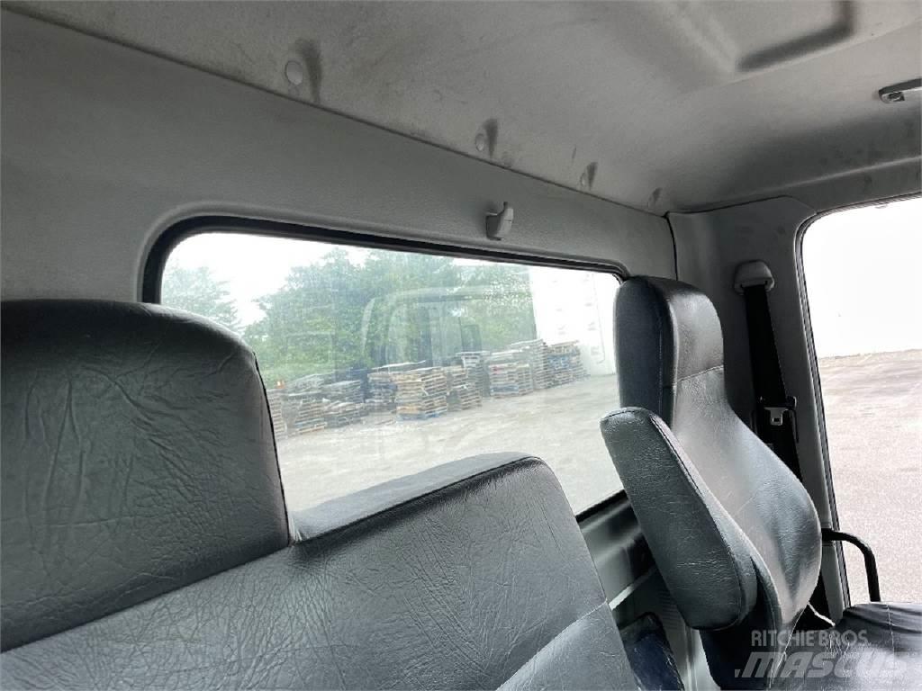 Hino 338 Шасси с кабиной