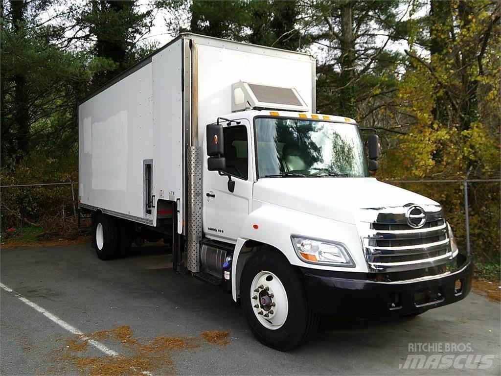 Hino 338 Грузовики-Фургоны