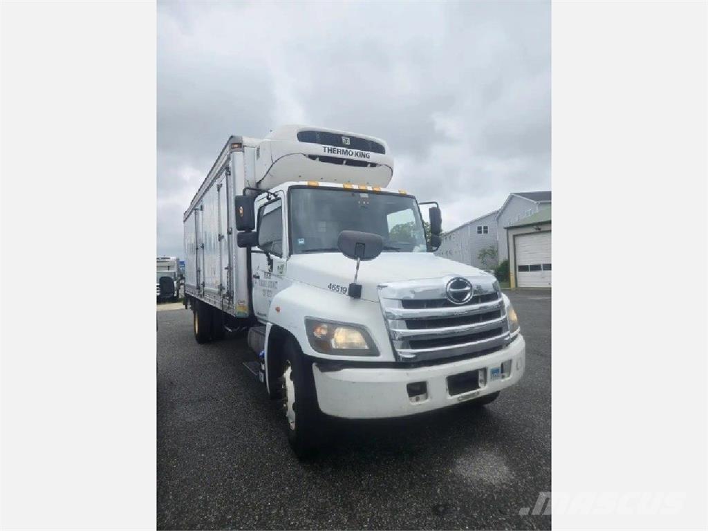 Hino 338 Грузовики-Рефрижераторы